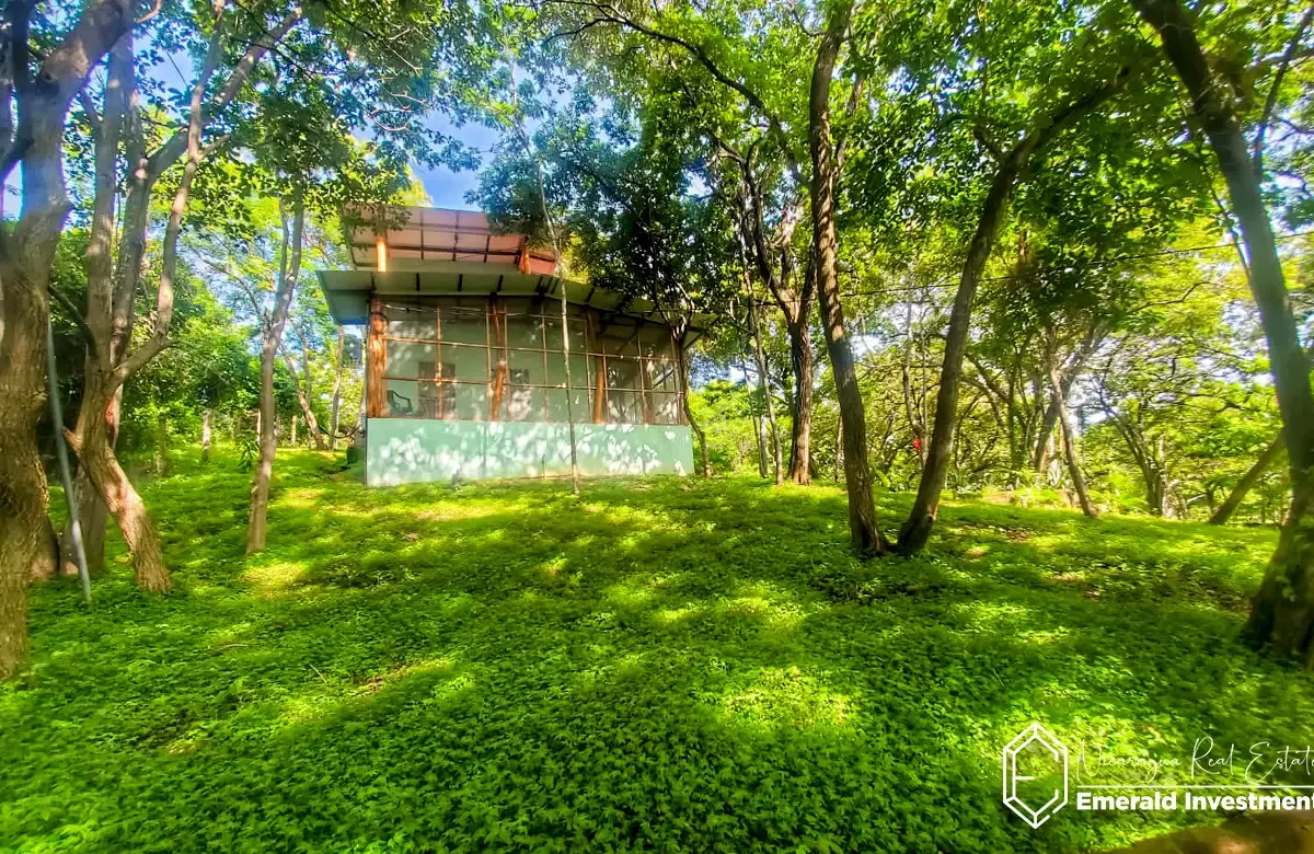 Casa con Lote en Playa Gigante Casa Victoria