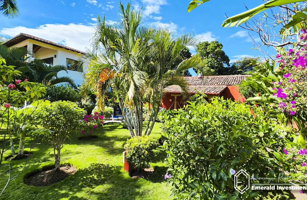 Modern Spanish house in Granada Nicaragua - Casa Tucanes