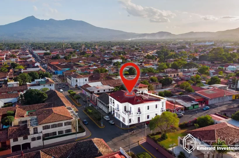 Colonial Mansion with 4 Floors in Granada, Nicaragua - Historic Favilli Building