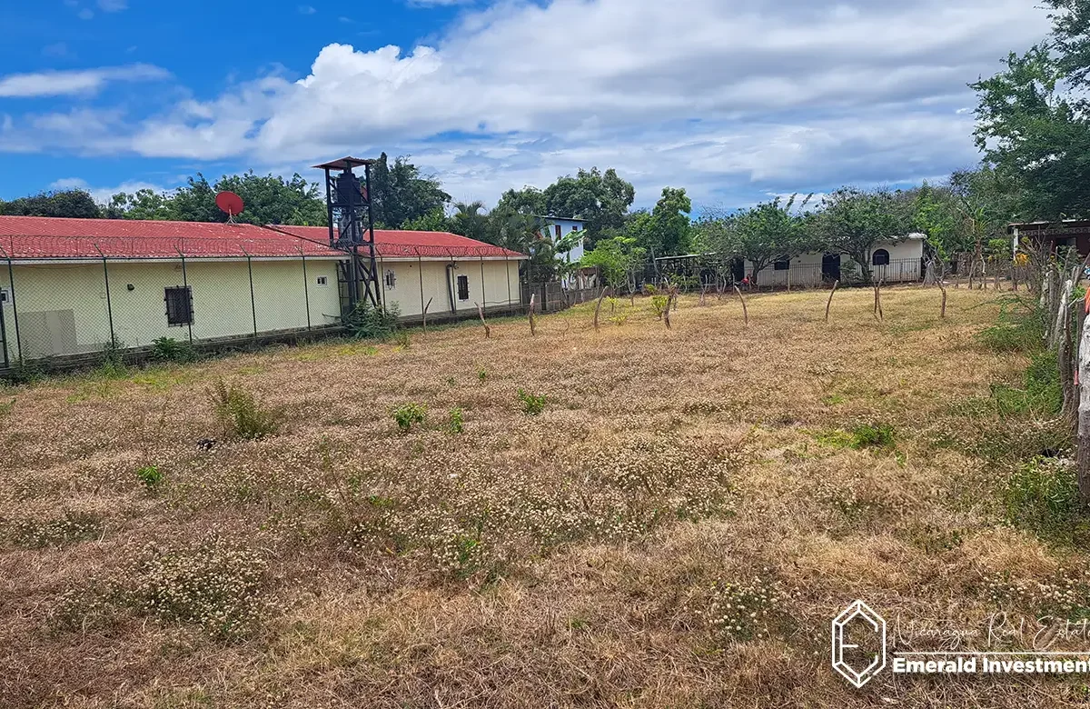 Terrain résidentiel abordable près de Grenade, prêt à construire