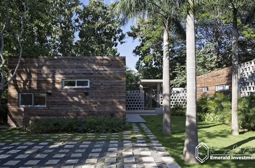 Stylish-Home-in-Hacienda-Iguana-Casa-Teka