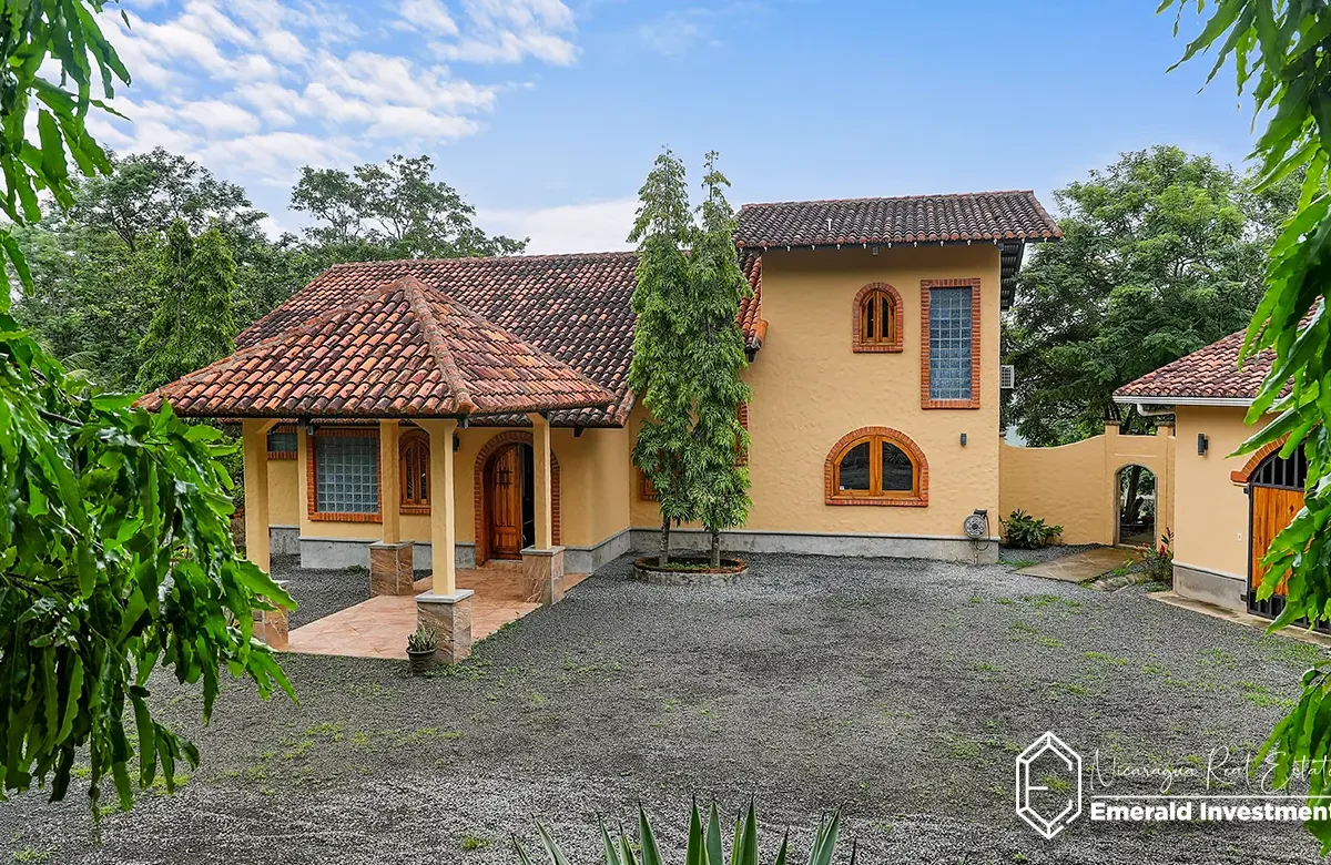 Ocean-View-House-on-2-Acres-with-Pool-in-San-Juan-del-Su