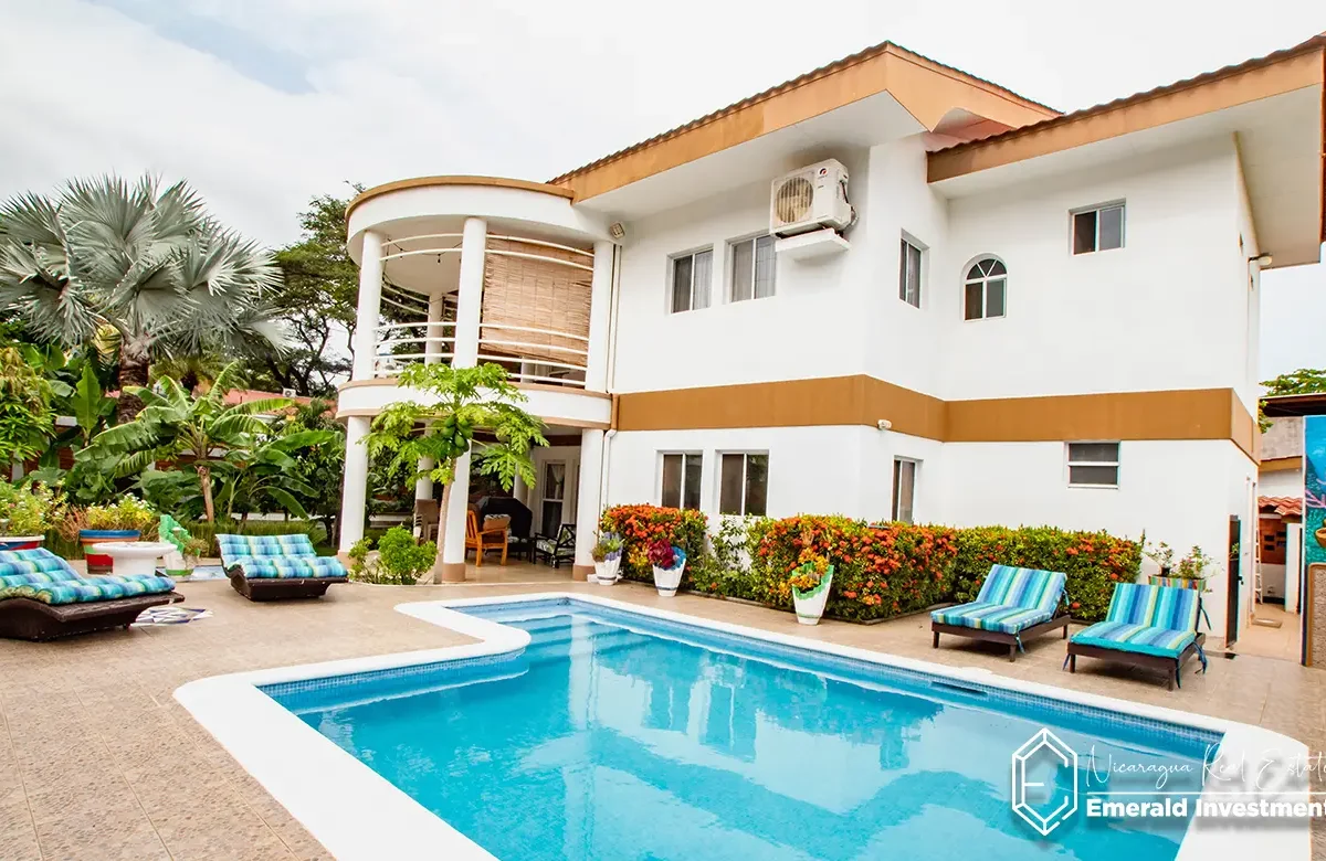 Villa-Cooper-Tropical-Home-Near-The-Beach-in-San-Juan-del-Sur