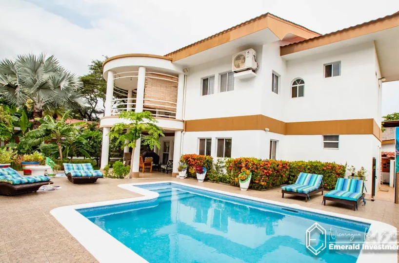 Villa-Cooper-Tropical-Home-Near-The-Beach-in-San-Juan-del-Sur