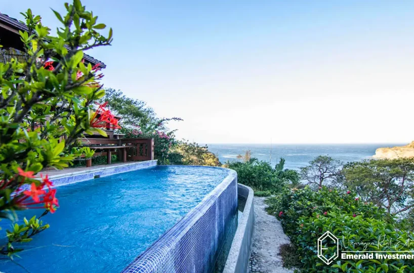 Oceanview-3-Bed-Villa-with-Pool-in-Redonda-Bay-La-Vista-Nica