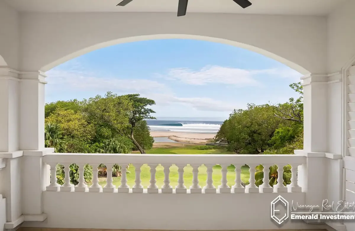 Luxury Renovated Rio Dulce Condo V11 in Hacienda Iguana terrace