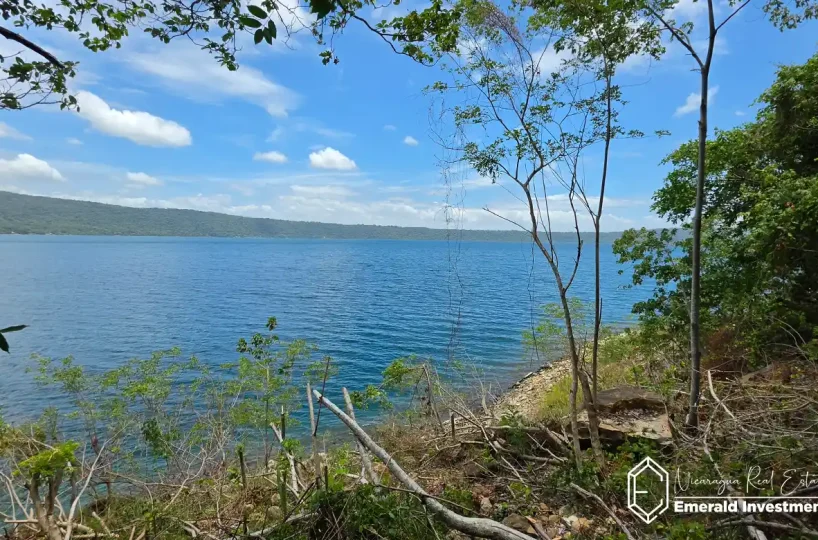 Lakefront-Land-Over-1-Acre-in-Laguna-de-Apoyo-Nicaragua