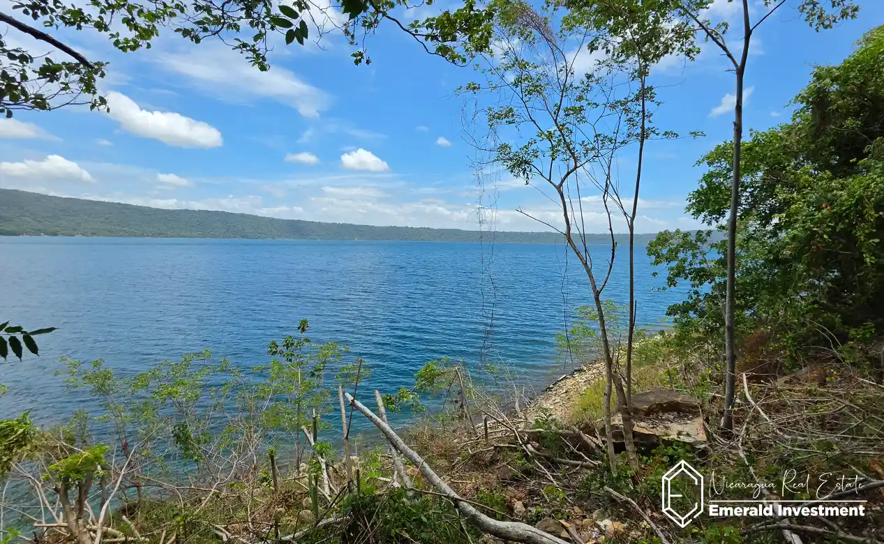 Lakefront-Land-Over-1-Acre-in-Laguna-de-Apoyo-Nicaragua